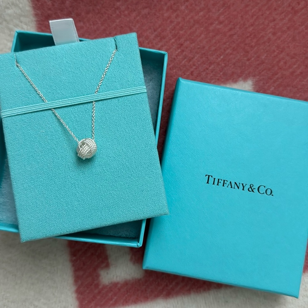 Authentic Brand New Tiffany&Co Twist Knot Pendant Silver Necklace